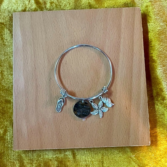 🐚 Beach Charm Bangle 🌊 - Picture 1 of 2